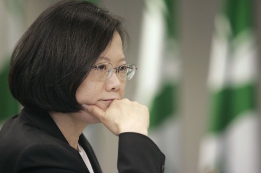 蔡英文上台遇荆棘