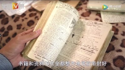 青岛拾荒大姐走红：为英语离家出走 能翻译英文小说