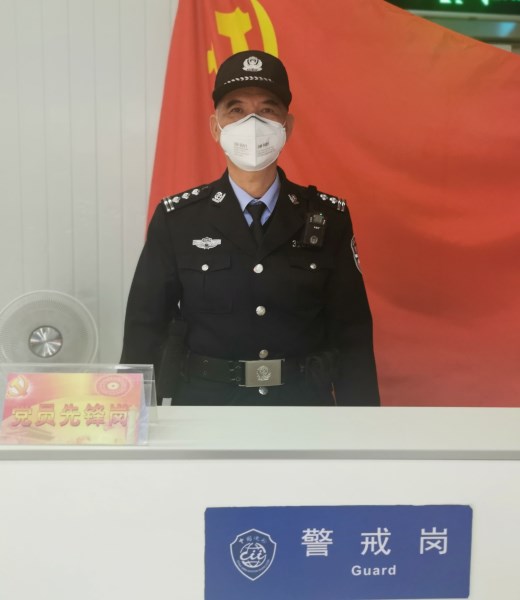党旗，高高飘扬在防控疫情斗争第一线
