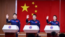 神舟十三号载人飞行任务航天员翟志刚、王亚平、叶光富与中外媒体记者见面