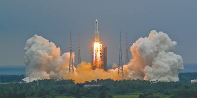 见证历史！这段同框，太浪漫！
