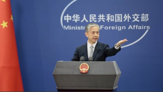 美使馆就是否使用中国电子设备一事威胁丹麦媒体 汪文斌：美方难道不感到脸红吗？